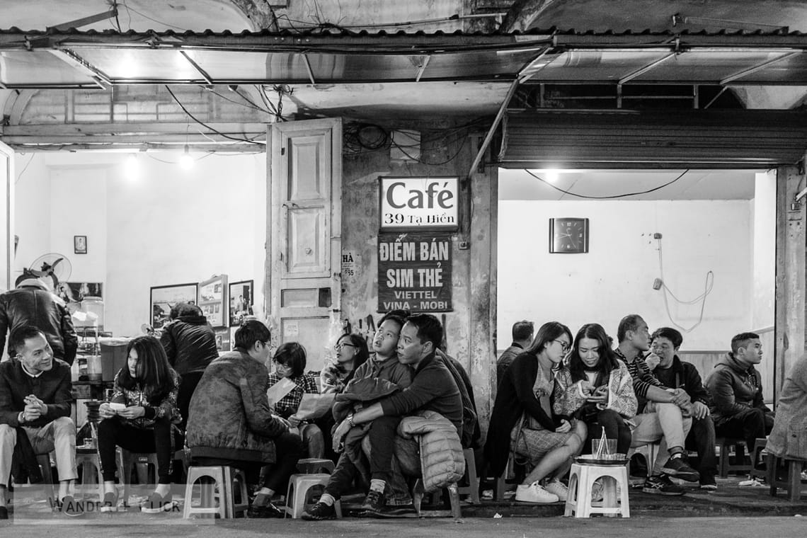 Cafe crowd